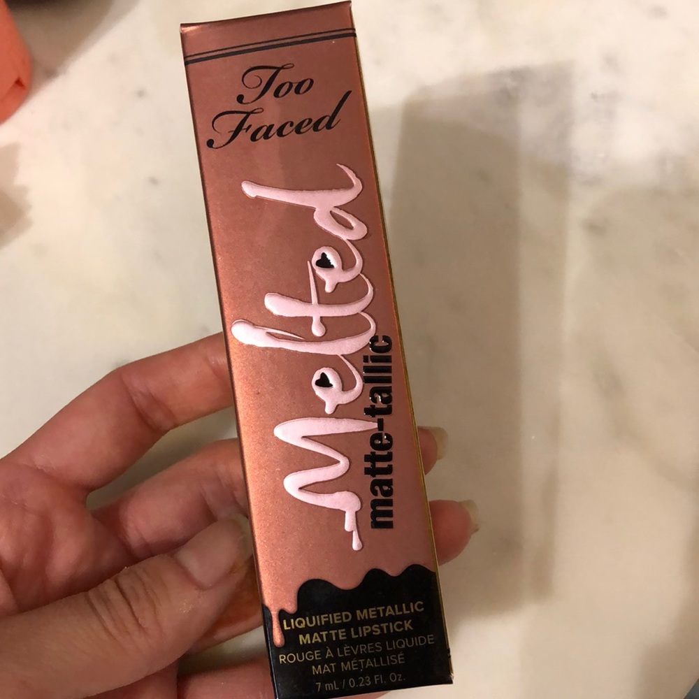 Too Faced Melted Liquified lipstick - Faking it